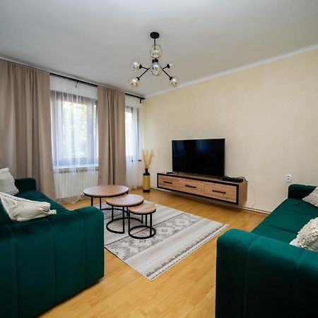 Cozy One-Bedroom Apartment Near City Center Sarajevo Exterior photo