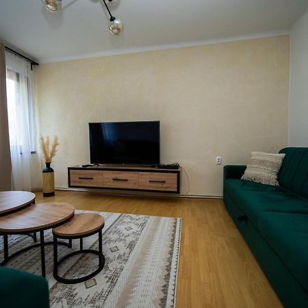 Cozy One-Bedroom Apartment Near City Center Sarajevo Exterior photo