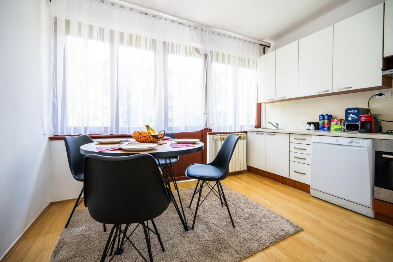 Cozy One-Bedroom Apartment Near City Center Sarajevo Exterior photo